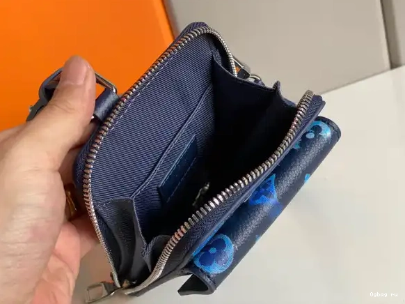 LOUIS PHONE POUCH VUITTON 0526